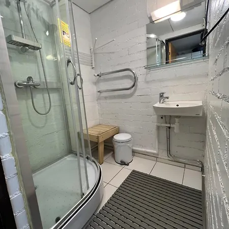 Office House Services 208 Hostel *